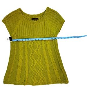 Olive green short sleeved cable knit, spring weight pullover sweater.